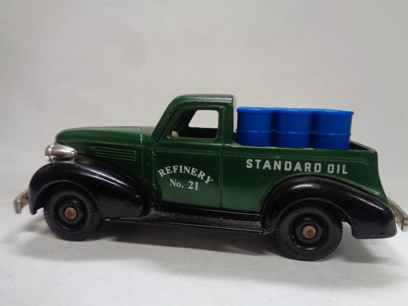 Illustration for article titled 1939 CHEVY PICK UP BY LLEDO (CHEVRON PROMOTIONAL MODEL)